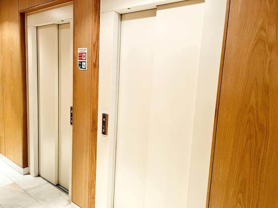 Airport Expo Apartment Lisbon Luaran gambar